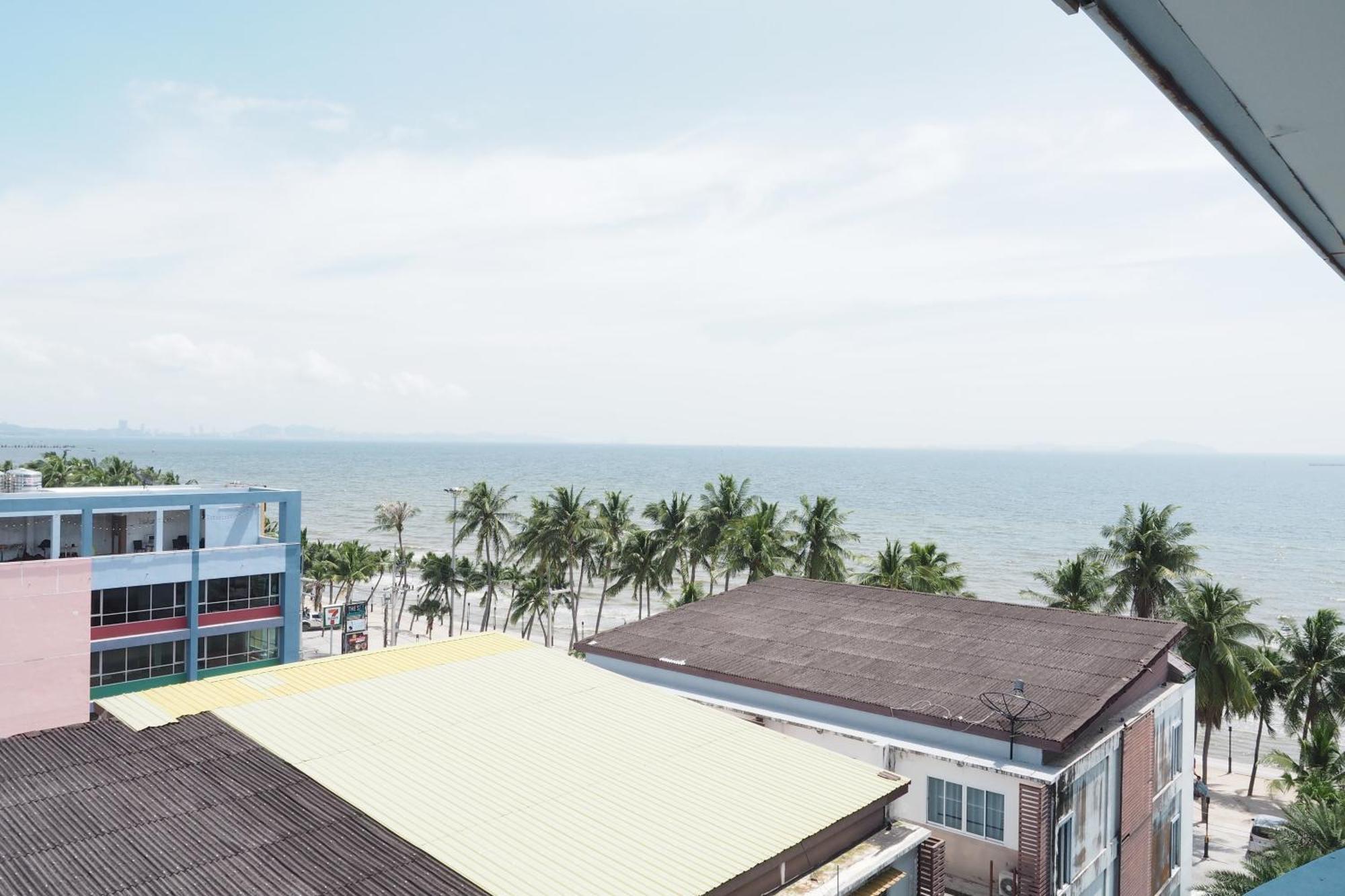 The Beach Bangsaen By Thanthita Next To Wonnapa Beach Free Disney Plus Экстерьер фото